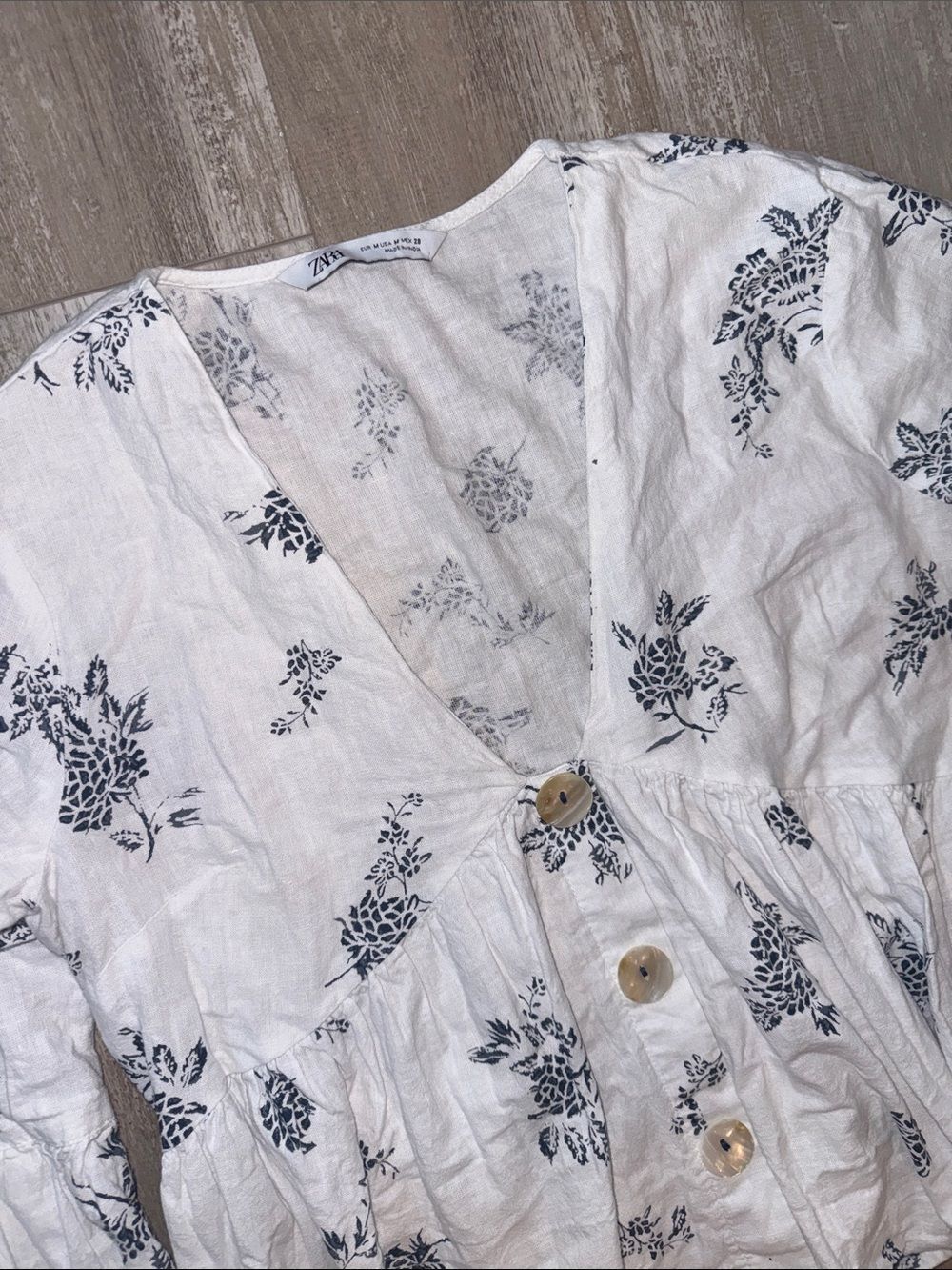 Zara White Black Floral Peplum Blouse Bell Sleeve Button Front Top Womens M - Picture 4 of 7
